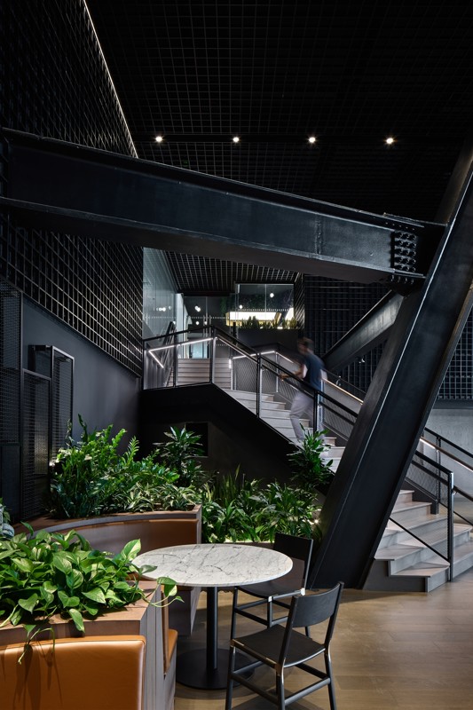 HSBC 2 321 1311X1966