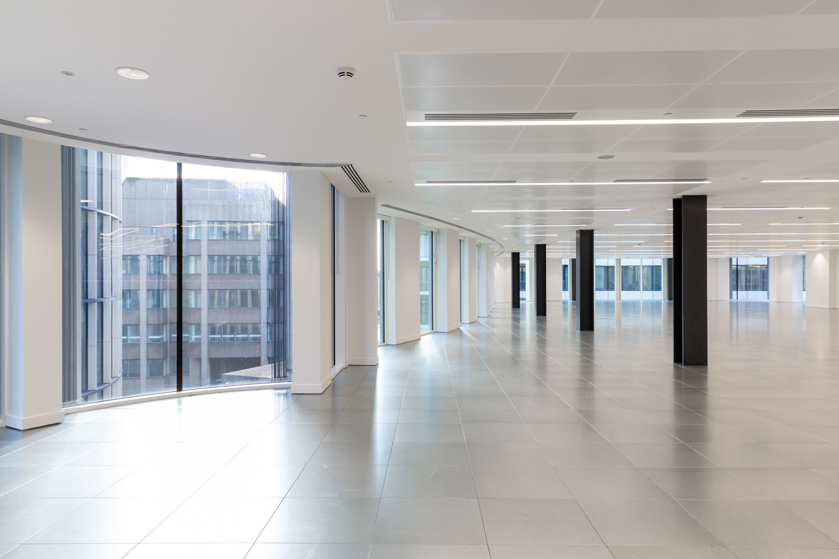 12 Arthur Sml 330I Com (3)