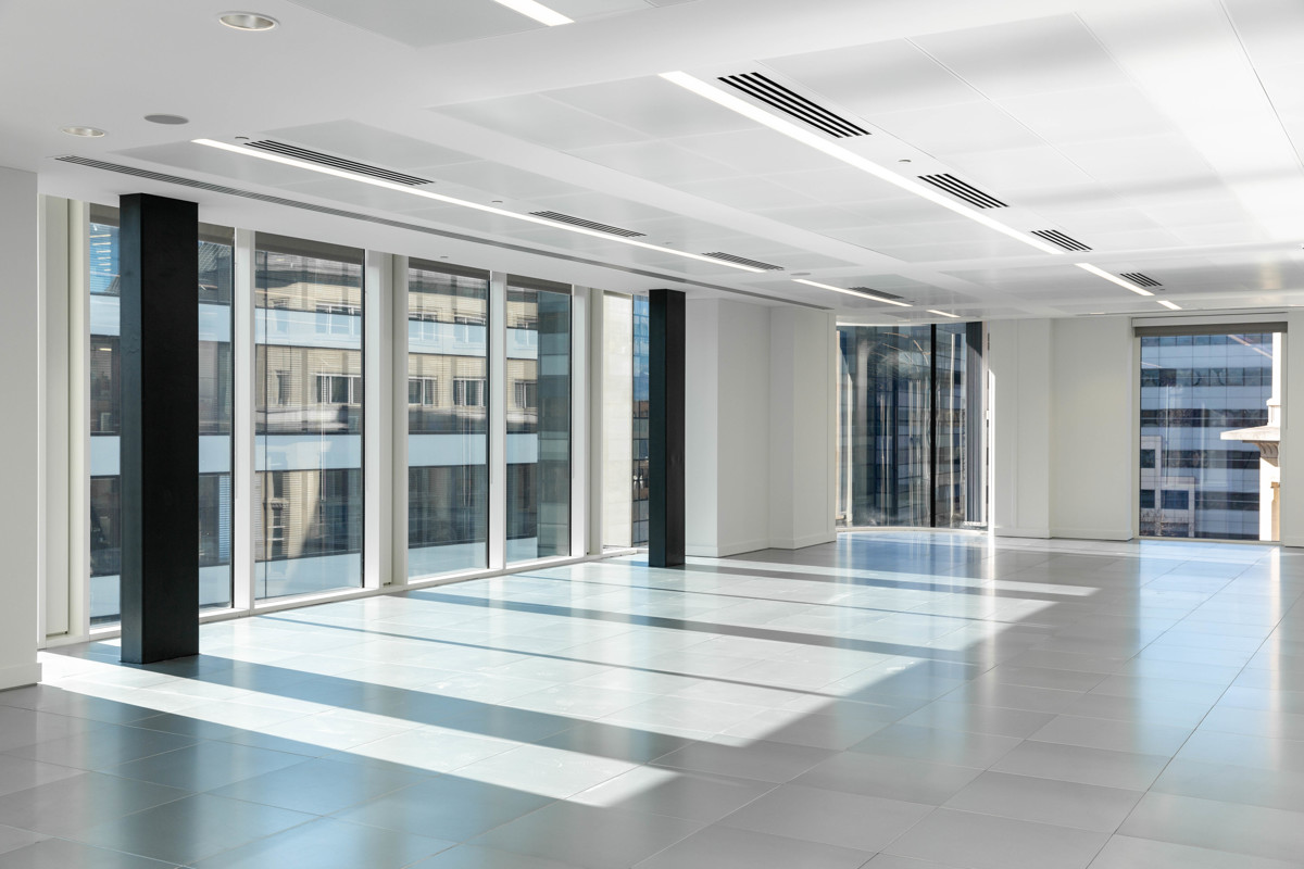 12 Arthur Sml 330I Com (5)